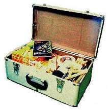 Kunstutensillien im Koffer
